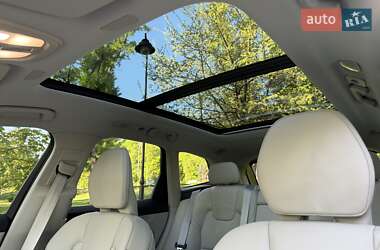 Внедорожник / Кроссовер Volvo XC60 2023 в 