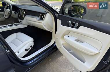 Внедорожник / Кроссовер Volvo XC60 2023 в 