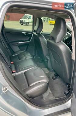 Позашляховик / Кросовер Volvo XC60 2016 в 