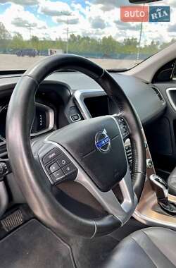 Позашляховик / Кросовер Volvo XC60 2016 в 