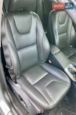 Позашляховик / Кросовер Volvo XC60 2016 в 