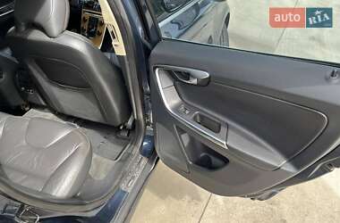 Внедорожник / Кроссовер Volvo XC60 2012 в 