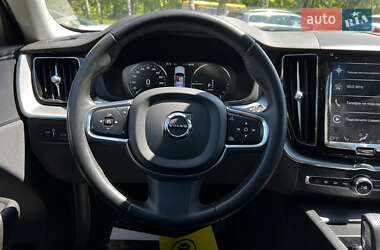Внедорожник / Кроссовер Volvo XC60 2020 в 