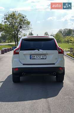 Внедорожник / Кроссовер Volvo XC60 2013 в 