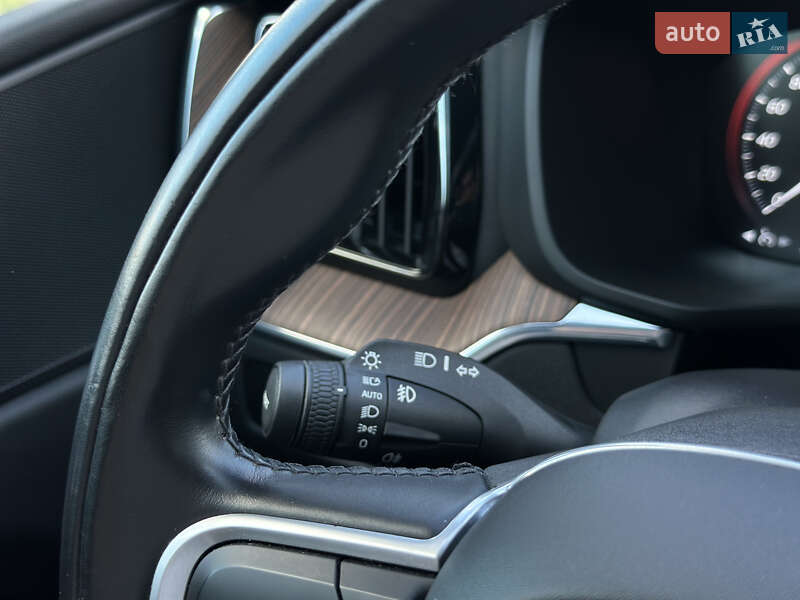 Позашляховик / Кросовер Volvo XC60 2021 в Дніпрі