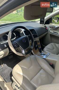 Внедорожник / Кроссовер Volvo XC60 2011 в 