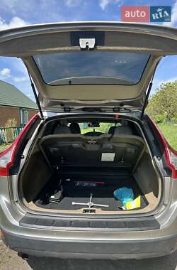 Внедорожник / Кроссовер Volvo XC60 2011 в 