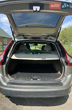 Внедорожник / Кроссовер Volvo XC60 2011 в 