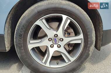 Внедорожник / Кроссовер Volvo XC60 2010 в 