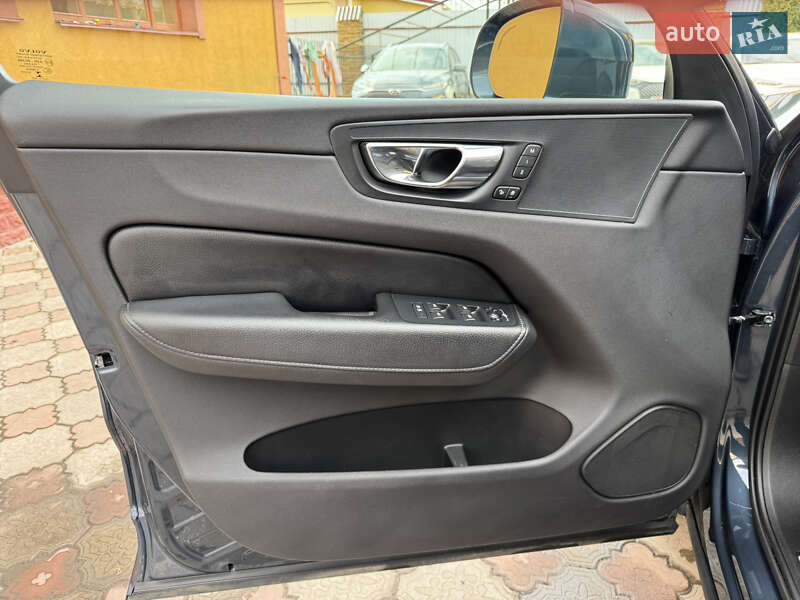 Внедорожник / Кроссовер Volvo XC60 2017 в Ровно