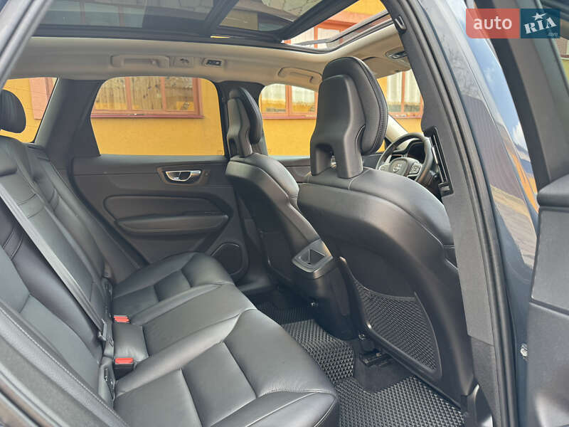 Внедорожник / Кроссовер Volvo XC60 2017 в Ровно