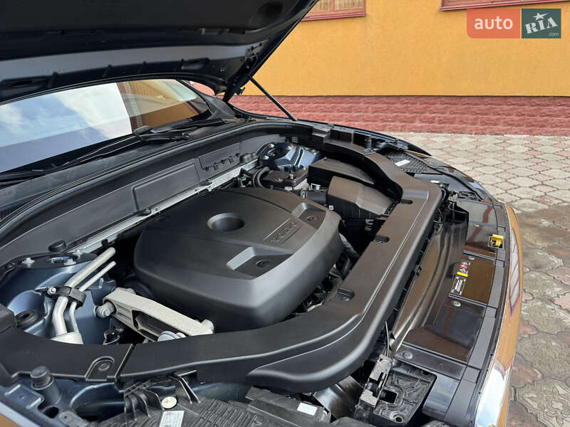 Внедорожник / Кроссовер Volvo XC60 2017 в Ровно