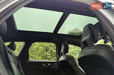 Внедорожник / Кроссовер Volvo XC60 2018 в 