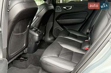 Внедорожник / Кроссовер Volvo XC60 2018 в 