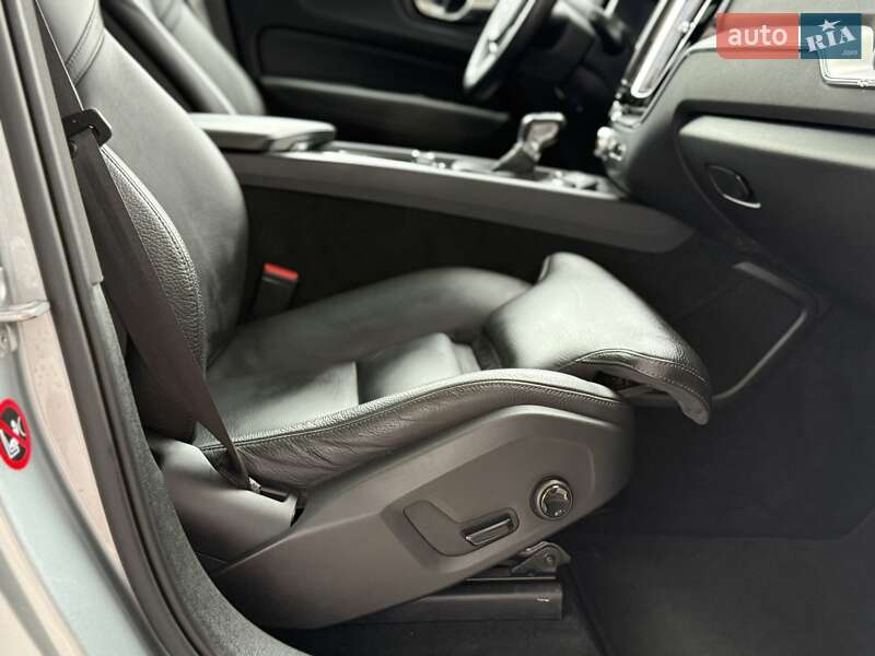 Внедорожник / Кроссовер Volvo XC60 2018 в Тернополе