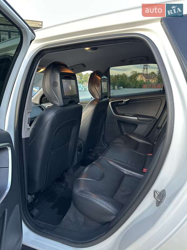 Позашляховик / Кросовер Volvo XC60 2015 в Городенці