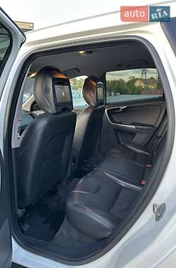Позашляховик / Кросовер Volvo XC60 2015 в 