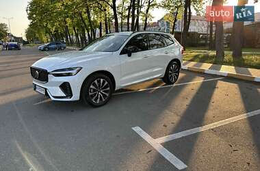 Внедорожник / Кроссовер Volvo XC60 2024 в 