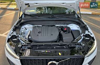 Внедорожник / Кроссовер Volvo XC60 2024 в 
