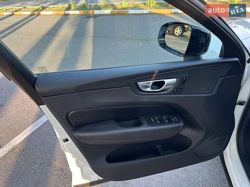 Внедорожник / Кроссовер Volvo XC60 2024 в Киеве фото 33 Внедорожник / Кроссовер Volvo XC60 2024 в Киеве