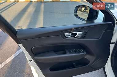 Внедорожник / Кроссовер Volvo XC60 2024 в 