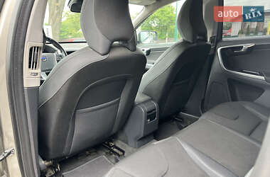 Внедорожник / Кроссовер Volvo XC60 2014 в 