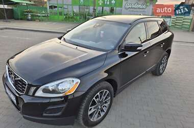 Позашляховик / Кросовер Volvo XC60 2013 в 