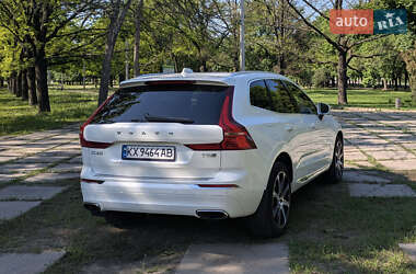 Внедорожник / Кроссовер Volvo XC60 2018 в 