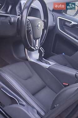 Внедорожник / Кроссовер Volvo XC60 2017 в 