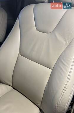 Внедорожник / Кроссовер Volvo XC60 2013 в 