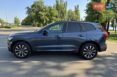 Внедорожник / Кроссовер Volvo XC60 2022 в 