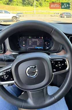Внедорожник / Кроссовер Volvo XC60 2022 в 