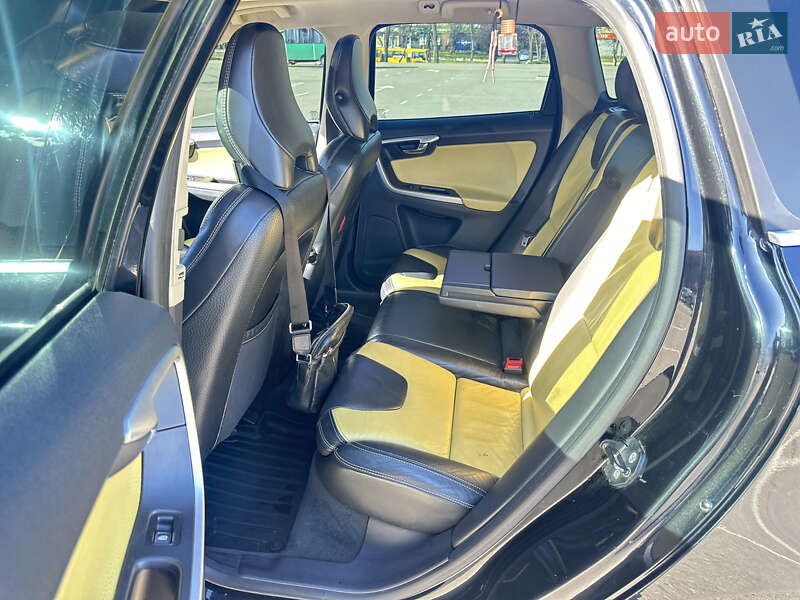 Внедорожник / Кроссовер Volvo XC60 2009 в Киеве