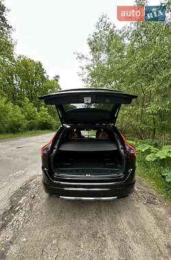 Позашляховик / Кросовер Volvo XC60 2016 в 