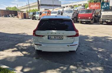 Внедорожник / Кроссовер Volvo XC60 2017 в 