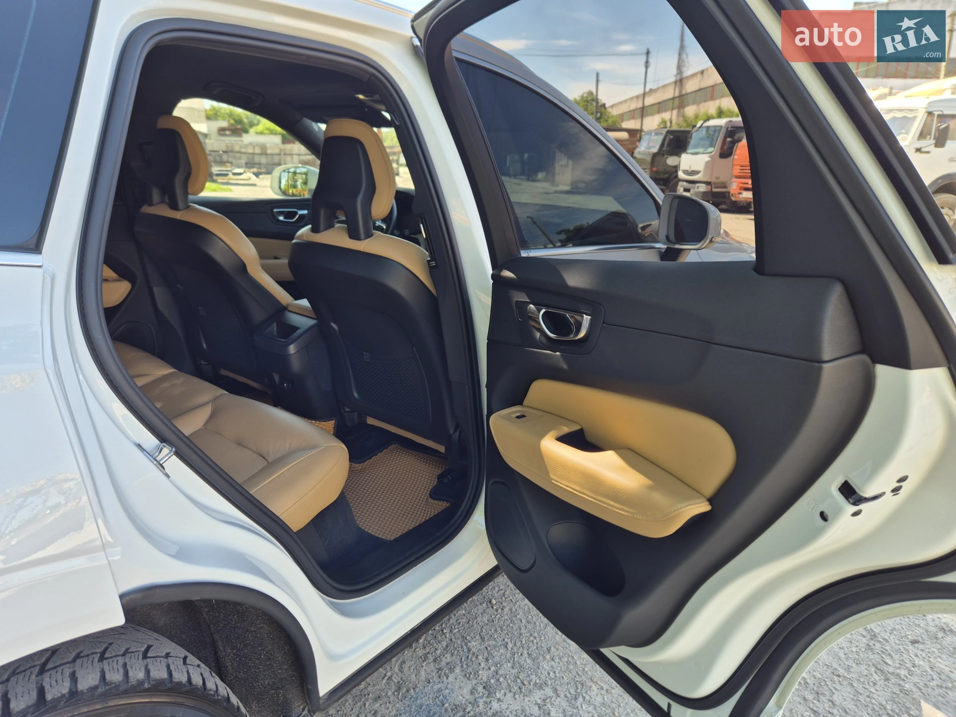 2017 Volvo XC60 - мініатюра 19