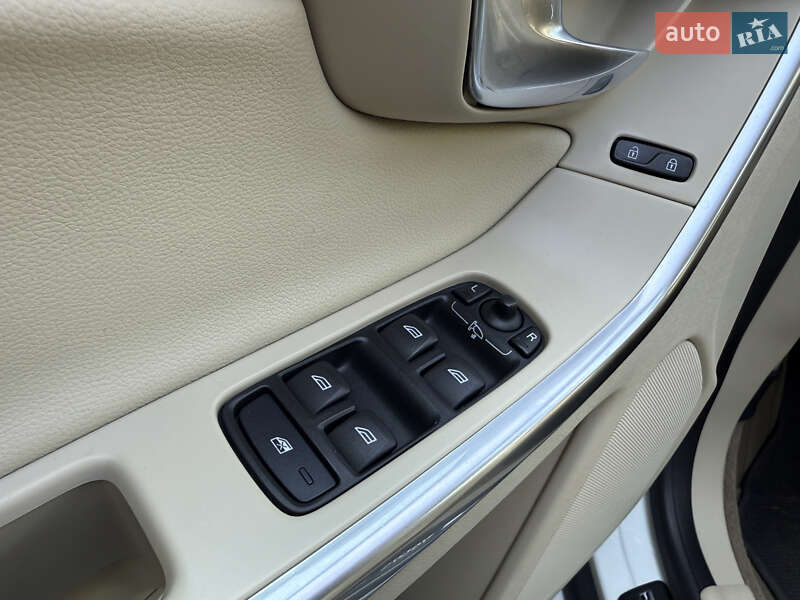Позашляховик / Кросовер Volvo XC60 2014 в Рівному