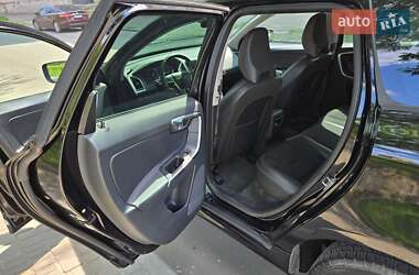 Внедорожник / Кроссовер Volvo XC60 2015 в 
