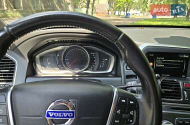 Внедорожник / Кроссовер Volvo XC60 2015 в 