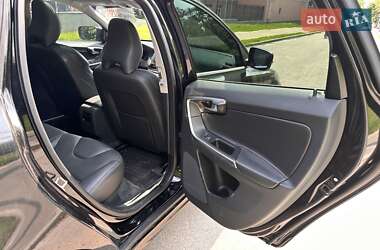 Внедорожник / Кроссовер Volvo XC60 2016 в 