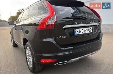 Внедорожник / Кроссовер Volvo XC60 2016 в 