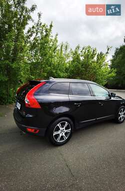 Внедорожник / Кроссовер Volvo XC60 2012 в 