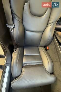 Внедорожник / Кроссовер Volvo XC60 2021 в 