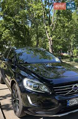 Внедорожник / Кроссовер Volvo XC60 2017 в 