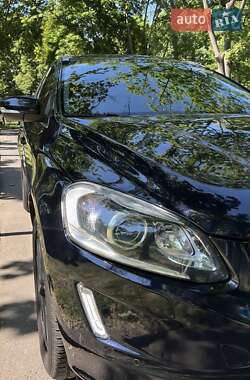 Внедорожник / Кроссовер Volvo XC60 2017 в 