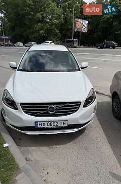 Внедорожник / Кроссовер Volvo XC60 2015 в 
