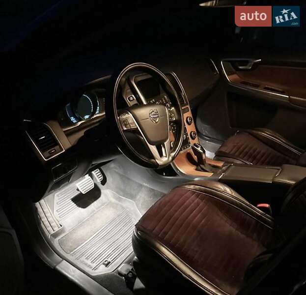 Внедорожник / Кроссовер Volvo XC60 2014 в Хмельницком