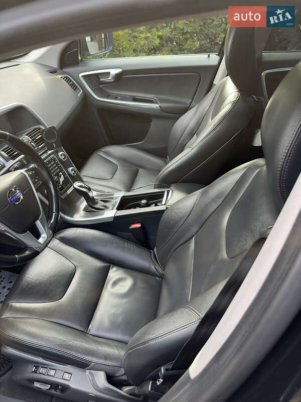 Позашляховик / Кросовер Volvo XC60 2015 в Львові