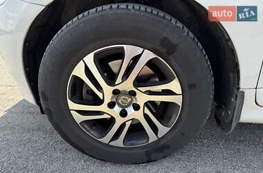 Внедорожник / Кроссовер Volvo XC60 2016 в 