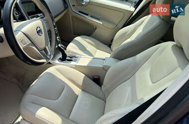 Позашляховик / Кросовер Volvo XC60 2015 в 